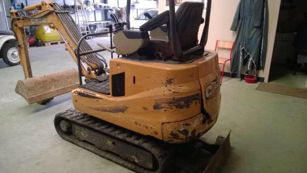 CASE CX 15 B d’Occasion (2008) – Mini-Pelle 1,48T + 3 Godets