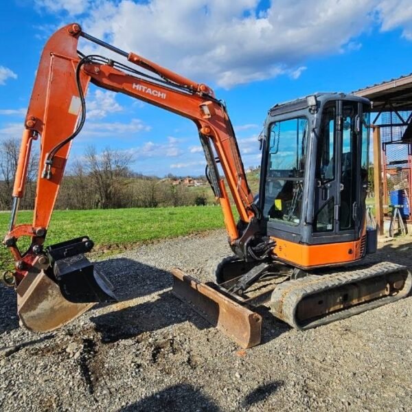 Hitachi ZX35U-2 d’Occasion (2007) – Mini-Pelle 3,5T Équipée