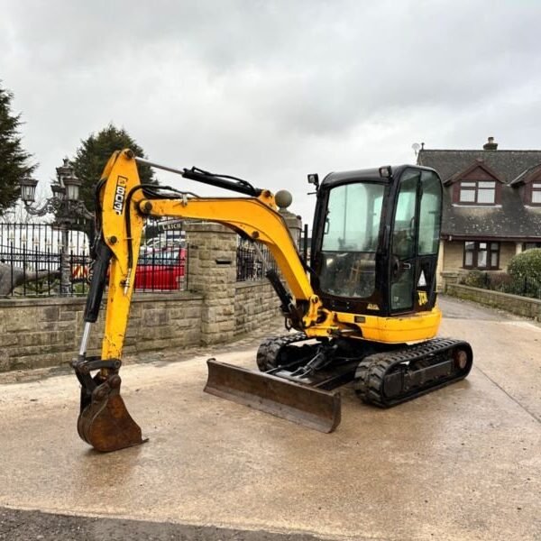 Mini Pelle JCB 8030 ZTS (2012) – 2,8T + Équipements