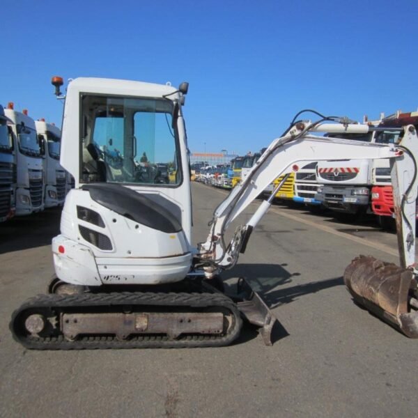 Kubota U25-3 Occasion 2005 – Mini Pelle 2,6T avec 3 Godets et Attache Rapide