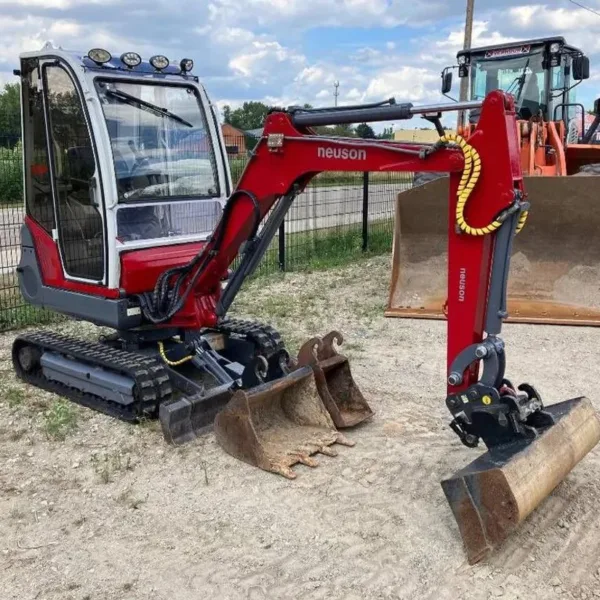 Mini Pelle Neuson 2202 RDV (1998) – 2,05T, 3178H, 3 Godets