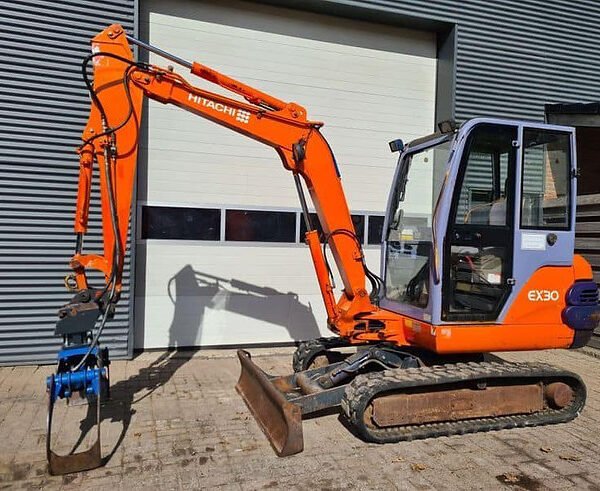 Mini Pelle Hitachi EX30 – 2006 – 2970 kg – Occasion
